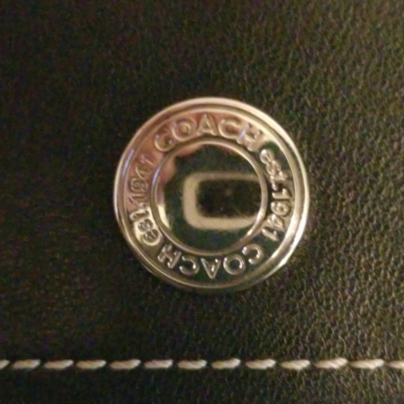 COACH Wallet - Picture 4 of 4